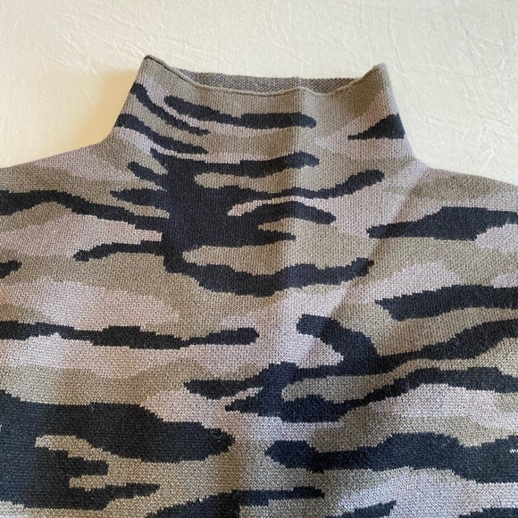 Camo Mockneck - Picture 3 of 6